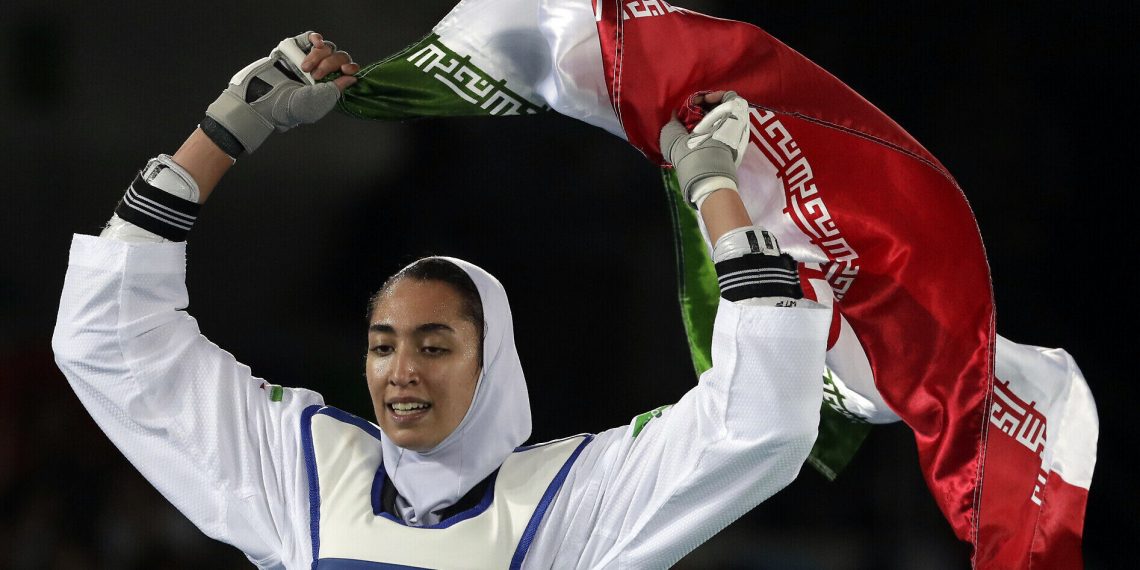 ओलम्पिकमा ऐतिहासिक पदक विजेता इरानी खेलाडीद्वारा देश छोड्ने घोषणा