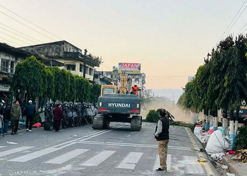 बिहानैदेखि हेटाैंडा बजारमा चल्यो डोजर,५ सय बढी सुरक्षाकर्मी परिचालन