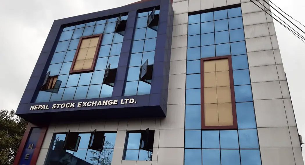 दोहोरो अङ्कले घट्यो नेप्से, १३ अंकले घट्दा, ५ अर्बको कारोबार