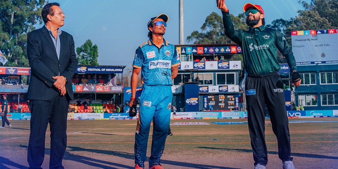 पोखरा एभेञ्जर्सविरूद्ध पहिले फिल्डिङ गर्दै कर्णाली