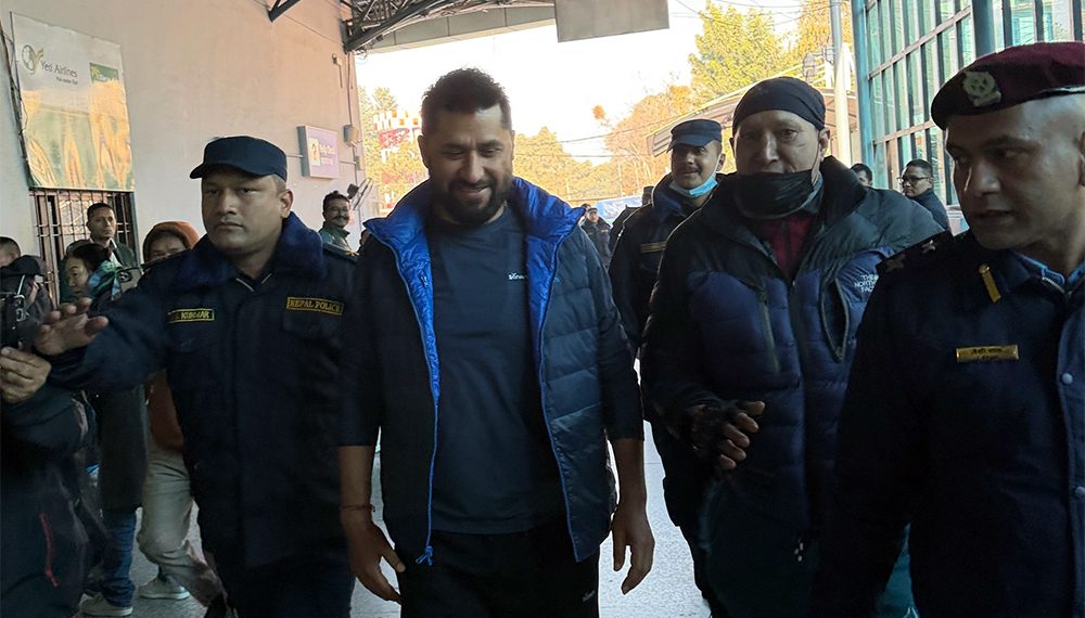 रुपन्देही लैजान रविलाई पुर्याइयो विमानस्थल, आजै छुट्ने