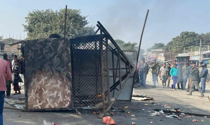 सशस्त्रको गोली लागि एक जनाको मृत्यु भएपछि अस्थायी बिटमा आगजनी