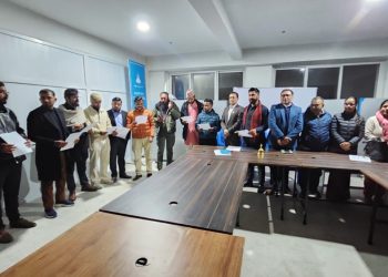 रास्वपा केन्द्रीय समितिमा थपिए बालेनसहित यी २६, लामिछानेले खुवाए सपथग्रहण