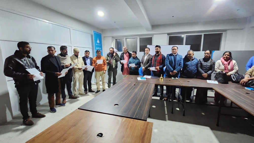 रास्वपा केन्द्रीय समितिमा थपिए बालेनसहित यी २६, लामिछानेले खुवाए सपथग्रहण