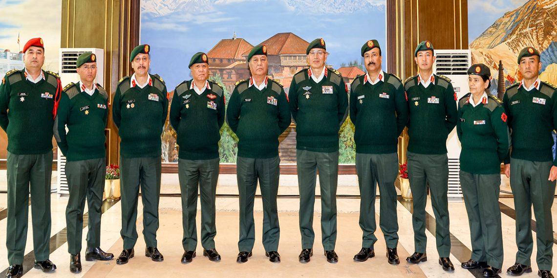 उपरथीत्रयसहित बढुवा भएका सेनाका अधिकृतलाई दर्ज्यानी चिह्न