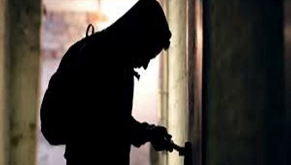 रानीबारीको एक घरबाट १८ तोला सुन चाेरी