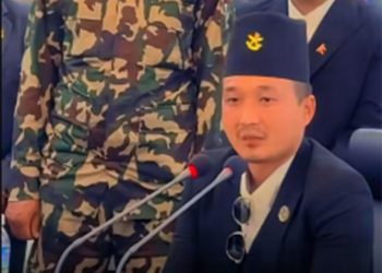 ओली र लेखक पक्राउ परेपछि गृहमन्त्री गुरूङ लेख्छन्, ‘आयो गोर्खाली’