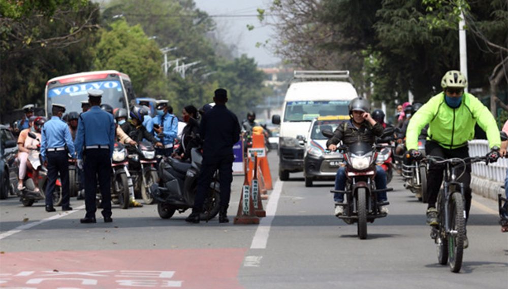 राइड सेयरिङका १७५ जना चालक ट्राफिक प्रहरीको कारवाहीमा