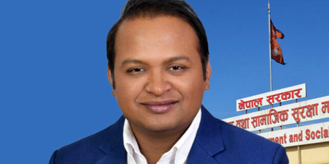 श्रीमतीलाई नियुक्ति दिलाएपछि श्रममन्त्री पदमुक्त, स्वास्थ्यमन्त्रीलाई सचेत