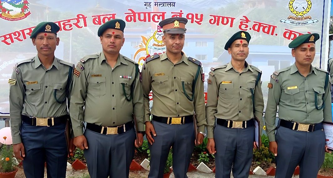 रोशीको बाढीबाट ८९ जनाको उद्धार गर्ने ५ सशस्त्र सम्मानित
